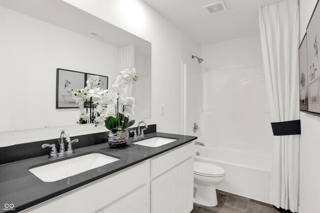 Building Photo - 16946 Daly Dr