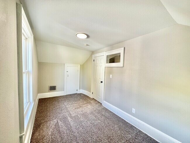 Building Photo - 1505 24th St