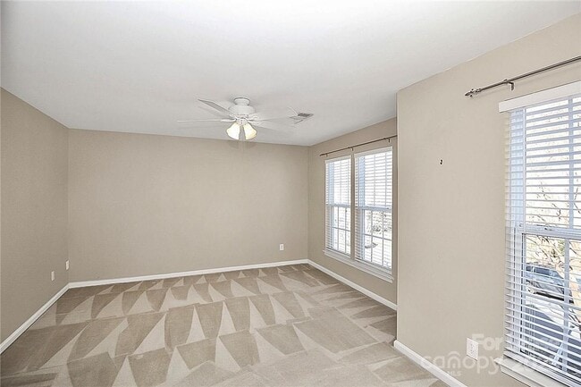 Building Photo - 9563 Glenashley Dr