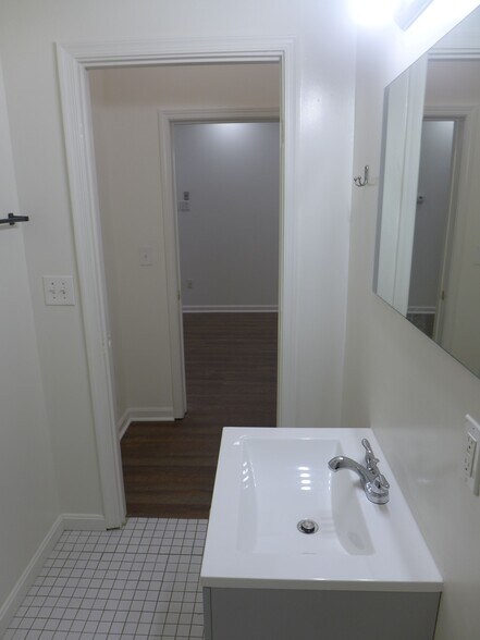 Building Photo - 326 Park Ave