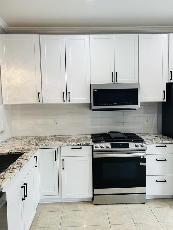 Building Photo - 305 Claybrooke Dr