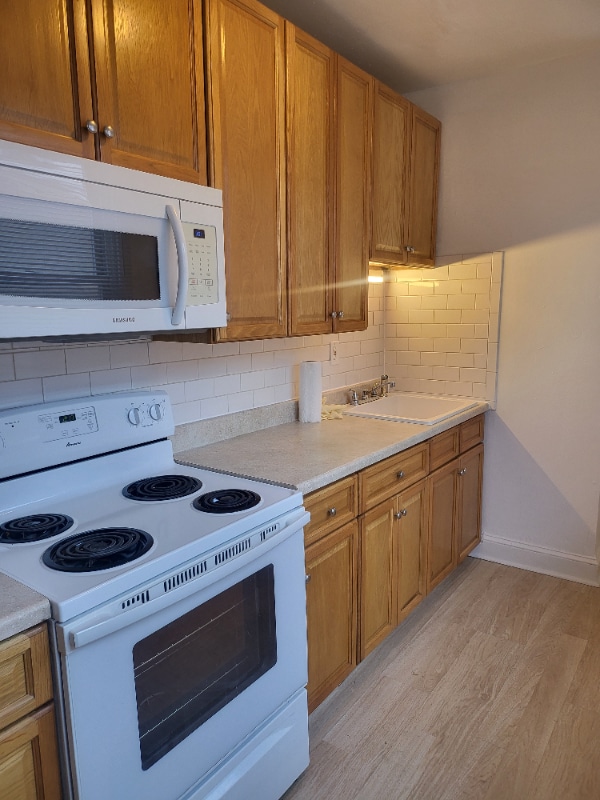 Building Photo - 119 E Mt Airy Ave