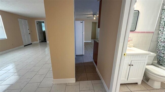 Building Photo - 4102 Highland Loop