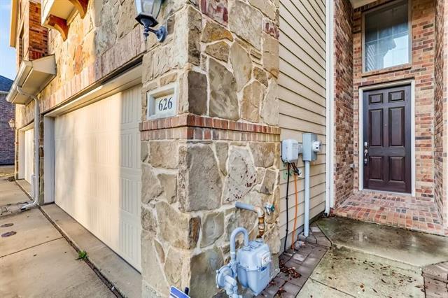Building Photo - 626 Alexandra Ave