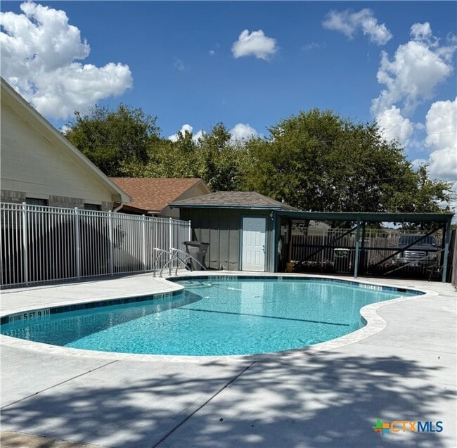 Building Photo - 101 A Maplewood Dr