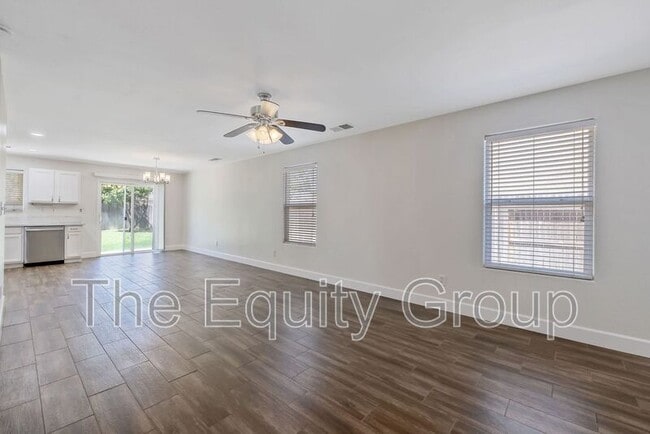 Building Photo - 4346 W Rialto Ave