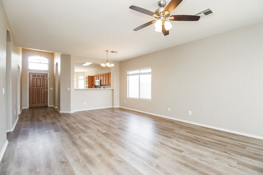 Building Photo - 6726 E Minton St