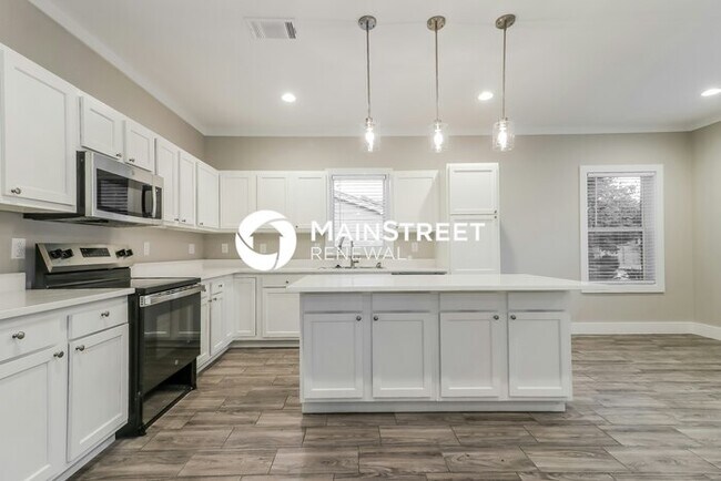 Building Photo - 4 Bedroom Pet-Friendly Home in Houston, TX with Main Street Renewal