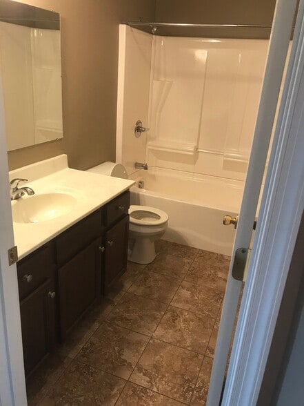 Ceramic Tile Bathrooms - 69 Nottingham Dr