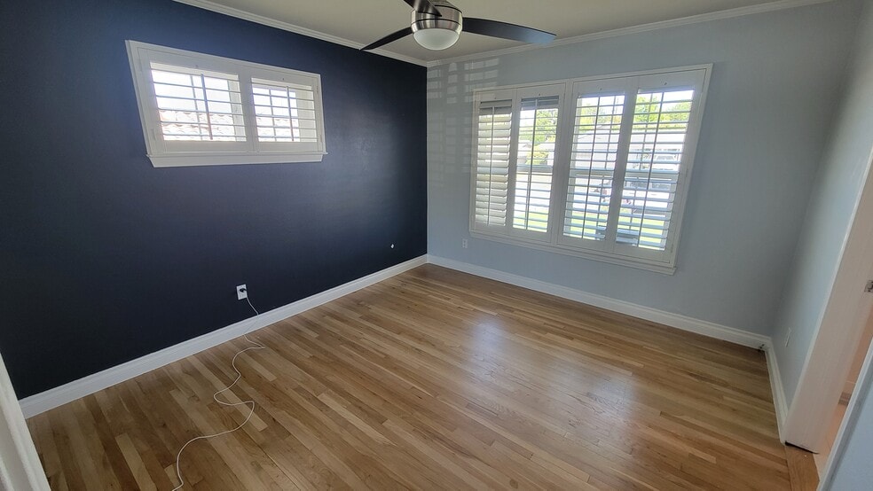 Building Photo - 3024 N Oceanview St