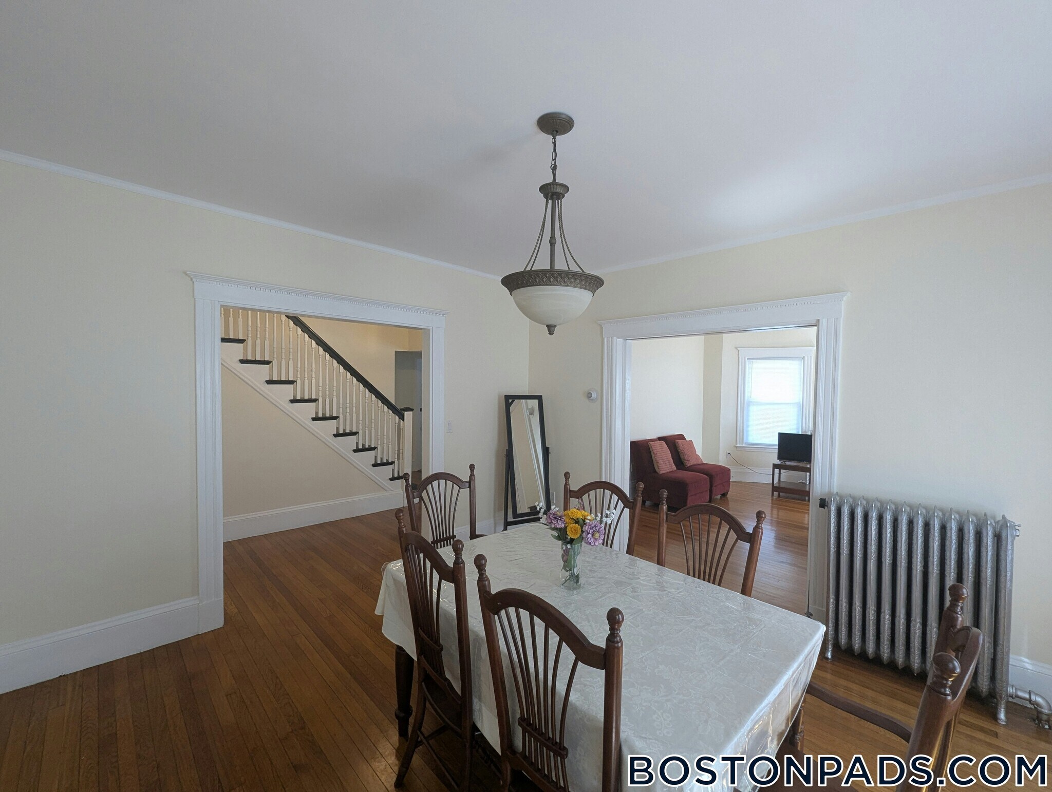 Building Photo - 27 Bourneside St