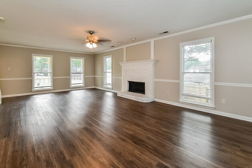 Building Photo - 2703 Misty Woods Cove N