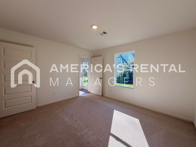 Building Photo - Spacious Four Bedroom for Rent in Tuscaloosa, AL!