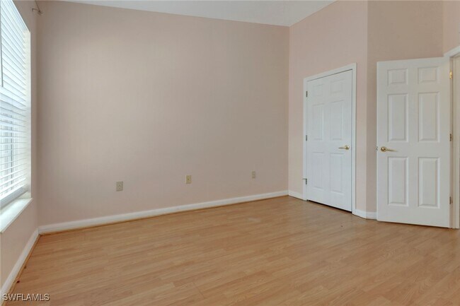 Building Photo - 936 Hampton Cir