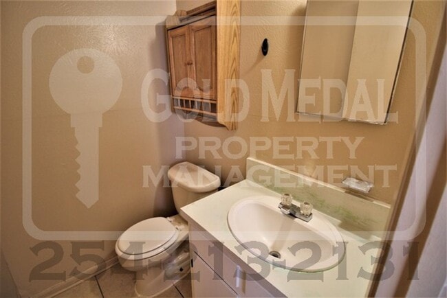 Building Photo - 804 Michelle Dr