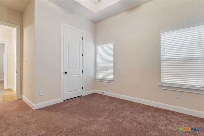 Building Photo - 514 Carriage House
