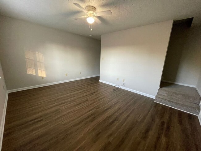 Building Photo - PRE-LEASING FOR AUGUST 2025! 1/2 OFF SECUR...
