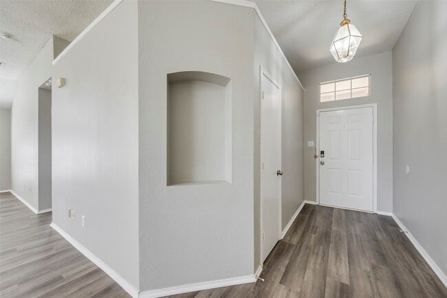 Building Photo - 6431 St Leonard Dr