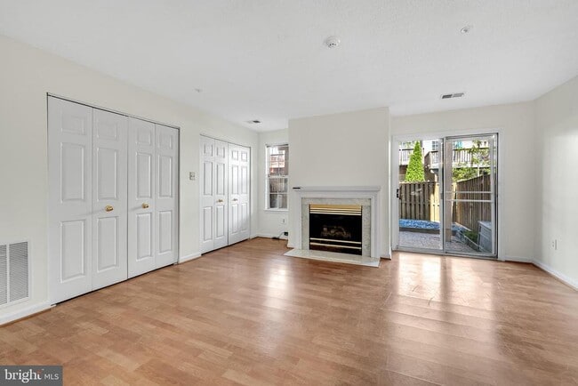 Building Photo - 2303 Massanutten Dr