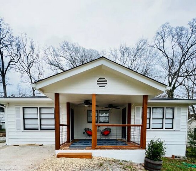 Building Photo - 779 McLendon Dr