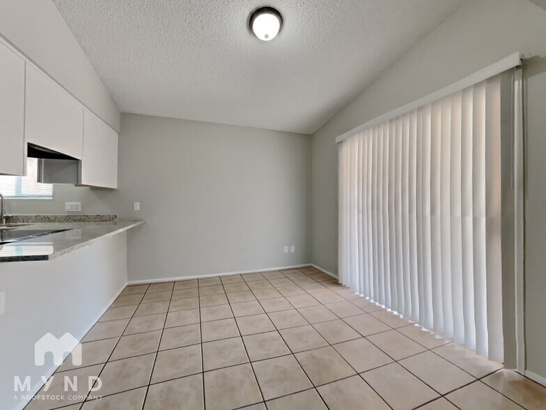 Building Photo - 11169 N 82nd Ln