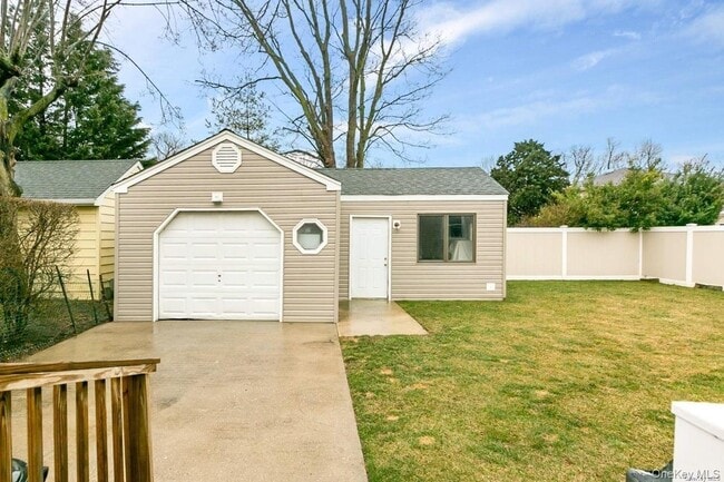 Building Photo - 250 N Rutherford Ave