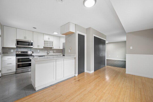 Building Photo - 507 Logan St