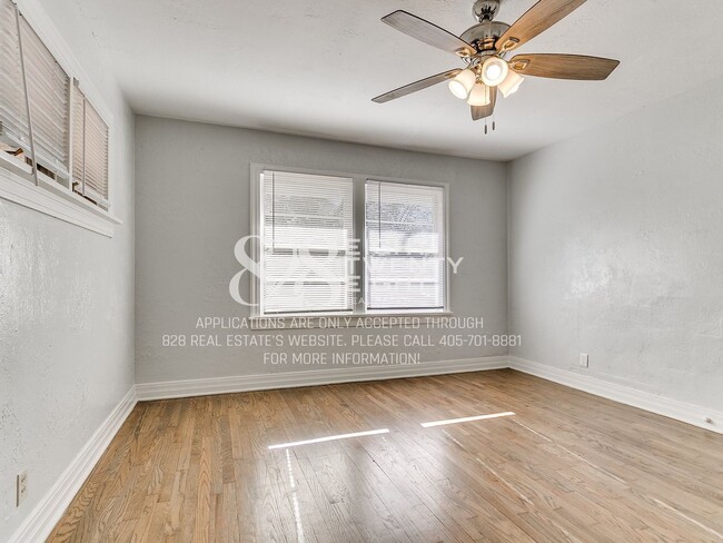 Building Photo - *COMING SOON - TOURS EXPECTED TO BEGIN 6/5/26* 2 Bed/2 Bath Duplex Close to Campus Corner!