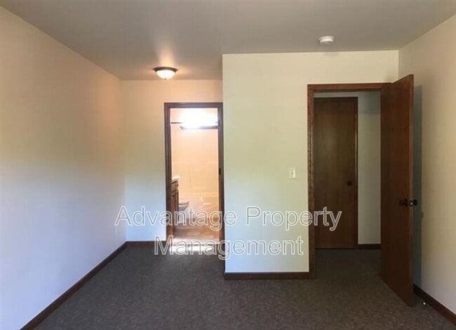 Building Photo - 2092 NW Arthur Pl
