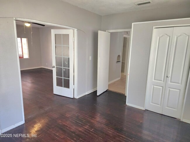 Building Photo - 5016 N Pearl St