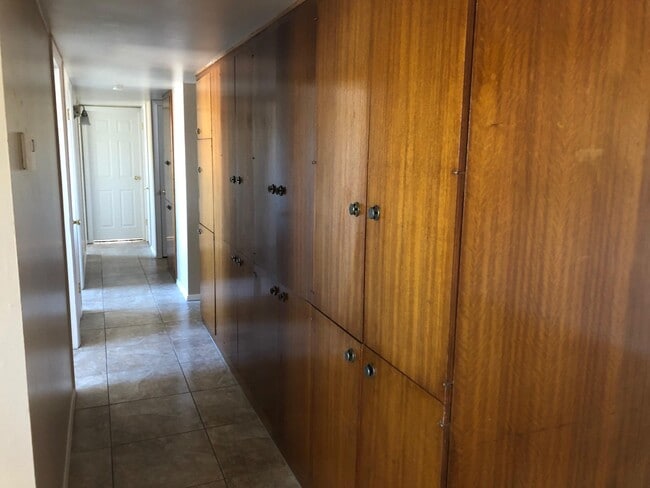 Building Photo - 5800 Bobwhite Ave