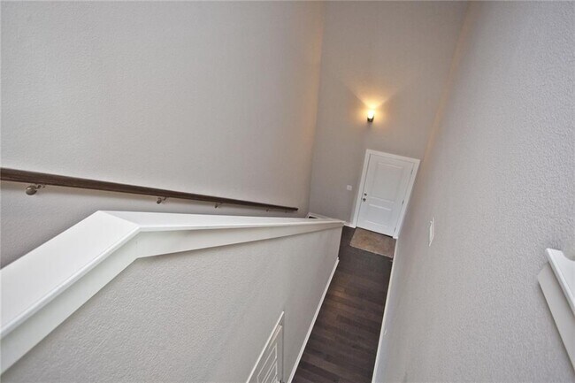 Building Photo - 3811 SW Peachwood Dr