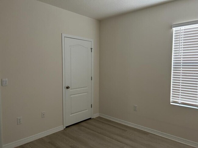 Building Photo - 1053 Berry Ln