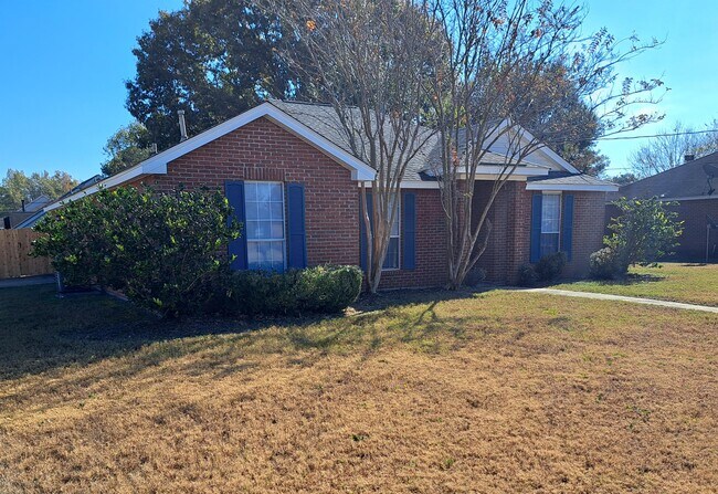 Building Photo - 844 Brookland Curv