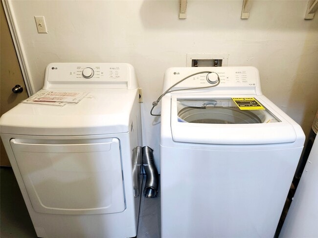 Building Photo - 322 Windward