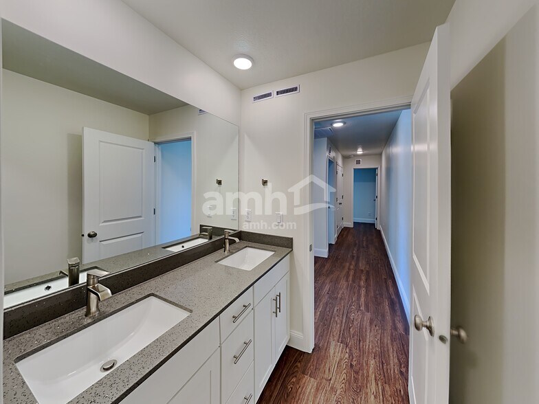 Building Photo - 2605 W 3290 S