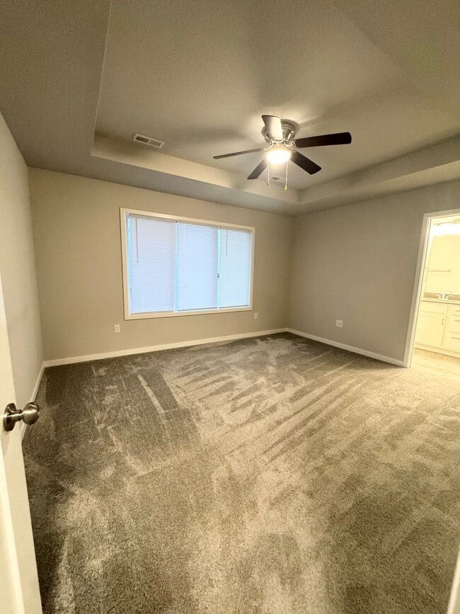 Building Photo - FREE RENT SPECIAL!  3 bedroom 2.5 bath Single Family Home