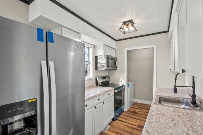 Building Photo - 246 SE 101st Rd