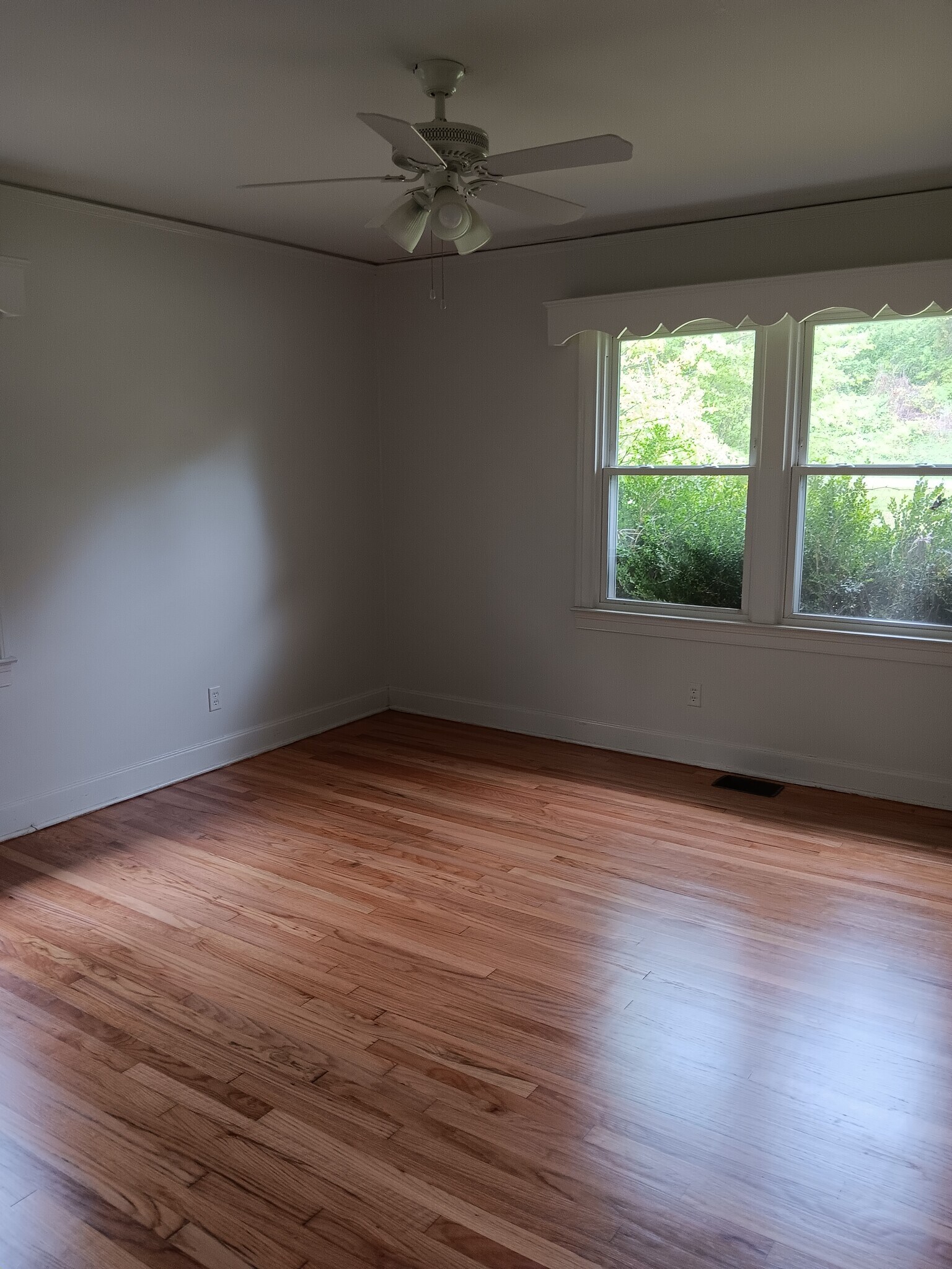 Building Photo - 1910 Elrod Rd