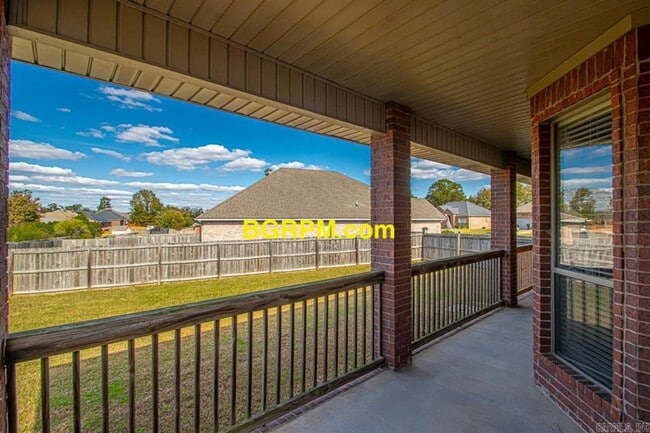 Building Photo - 3 Bed 2 Bath House for Rent!