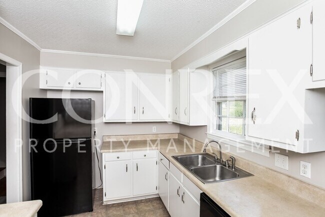 Building Photo - 1633 Faraway Drive