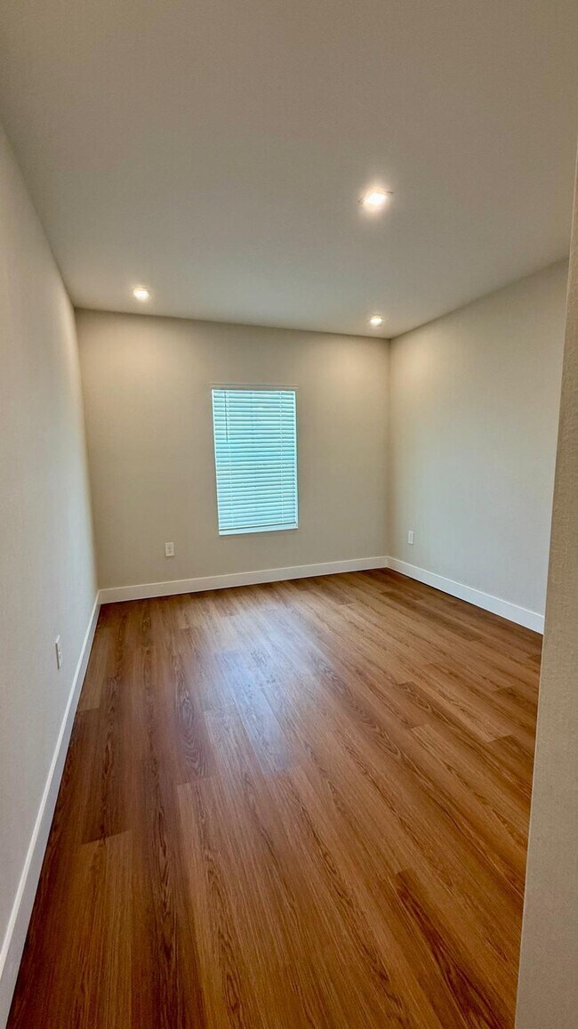 Building Photo - 6159 Park Promenade Way