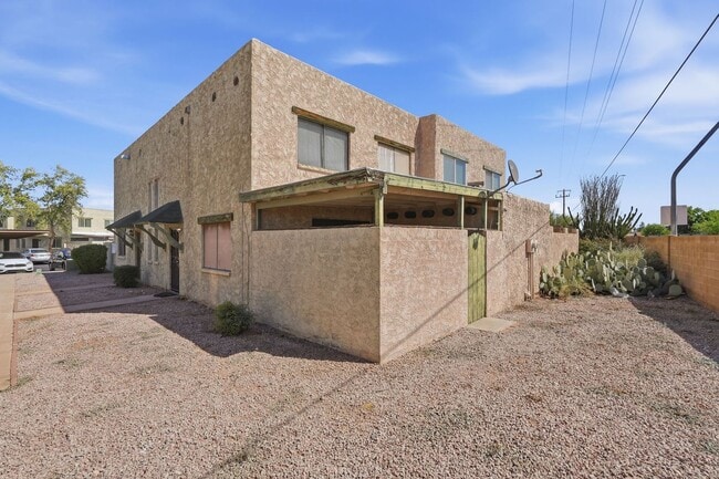 Building Photo - Ready to Move In - Two Bedrooms!