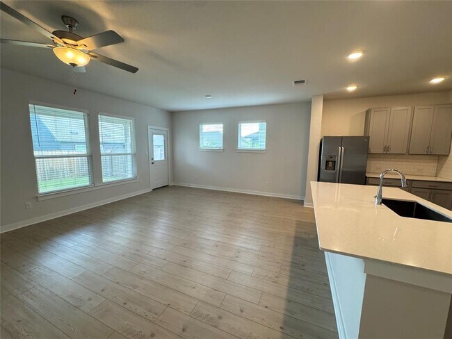 Building Photo - 116 Corn Ln