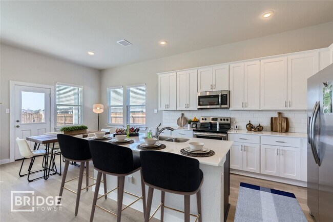 Building Photo - 7907 Escarpment Dr