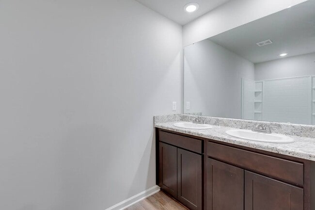 Building Photo - COMING SOON - Beautiful Fountain Inn home!  RARE FIND – Spacious 5 Bedroom Home with 1 Month FREE...