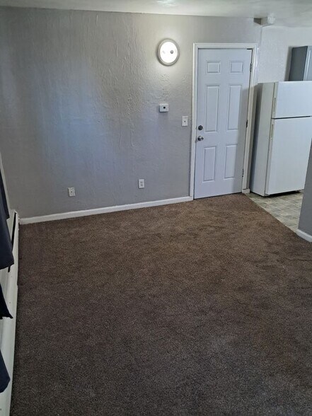 Building Photo - 1931 Clinton St