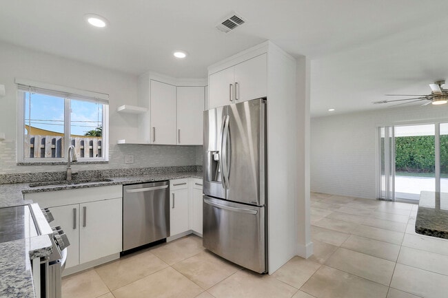 Building Photo - 636 Eastwind Dr