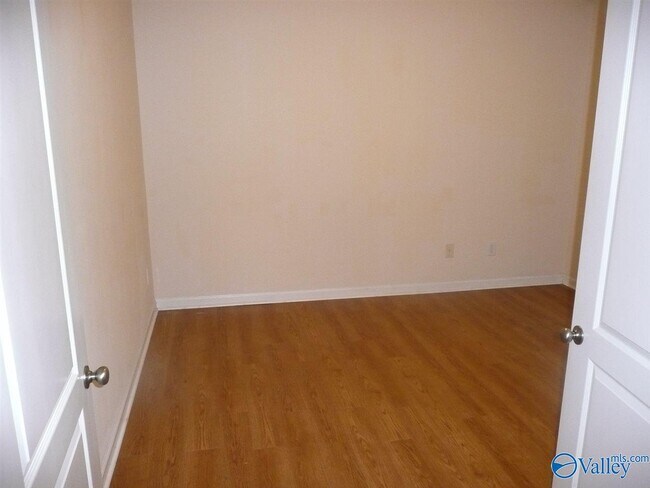 Building Photo - 105 Zeona Ct SW