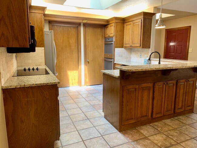 Building Photo - 3800 Havenbrook Cir